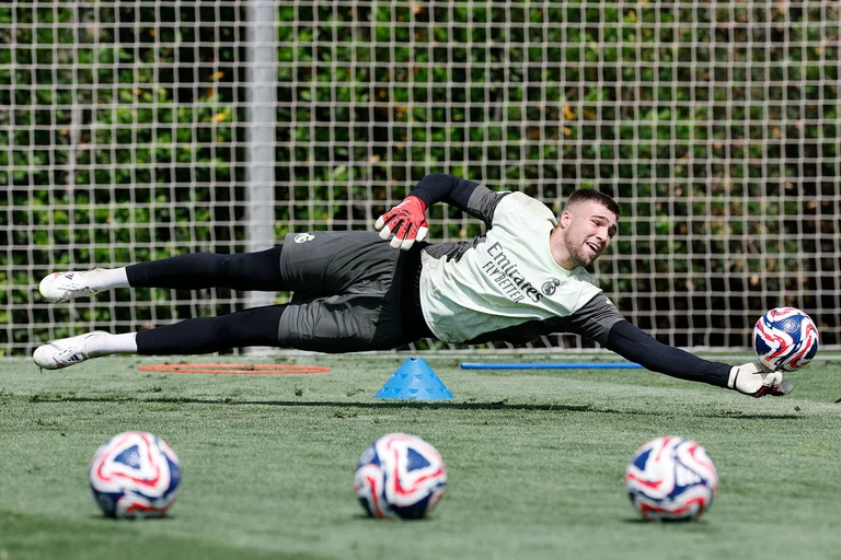 Real Madrid : les images du tout premier entraînement de Xabi Alonso