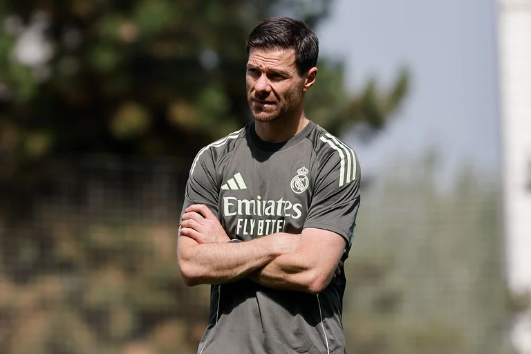 Real Madrid : les images du tout premier entraînement de Xabi Alonso