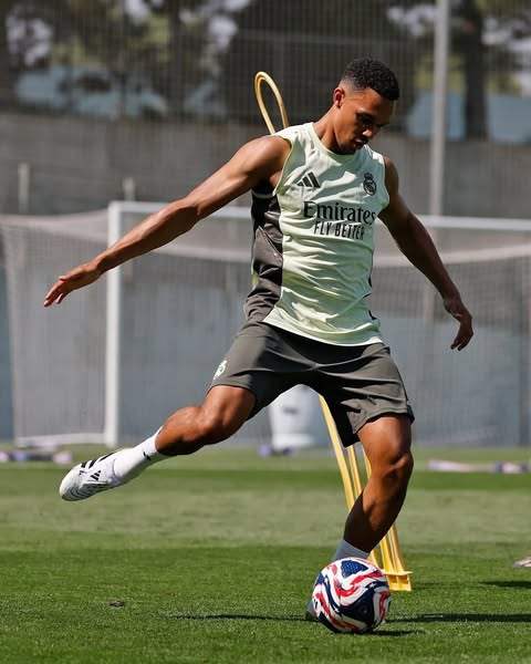« J’ai du mal à réaliser » : Trent Alexander-Arnold se confie sur ses débuts