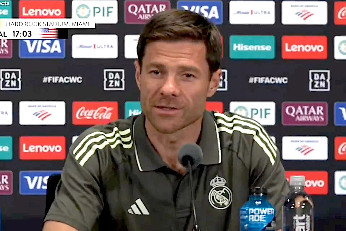 Xabi Alonso réagit après la défaite du Real Madrid face au PSG 1 Xabi Alonso réagit après la défaite du Real Madrid face au PSG