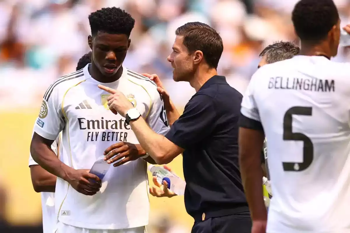 Real Madrid : Xabi Alonso tranche sur l’avenir de Tchouaméni !