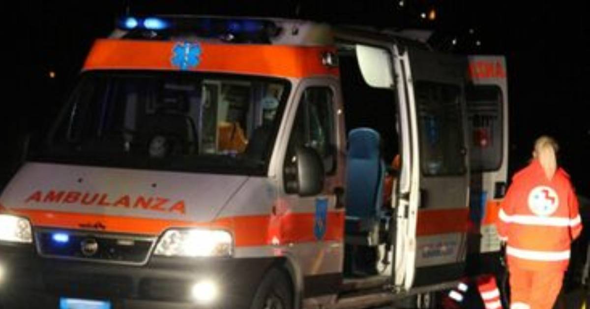 Tragédie en Italie : un footballeur de 30 ans décède sous les yeux de sa mère