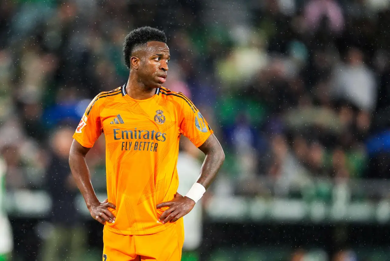 Le Real Madrid met la pression : dernier avertissement pour Vinicius