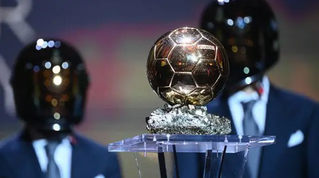  voici les 5 clubs en lice pour le titre de club de l'année