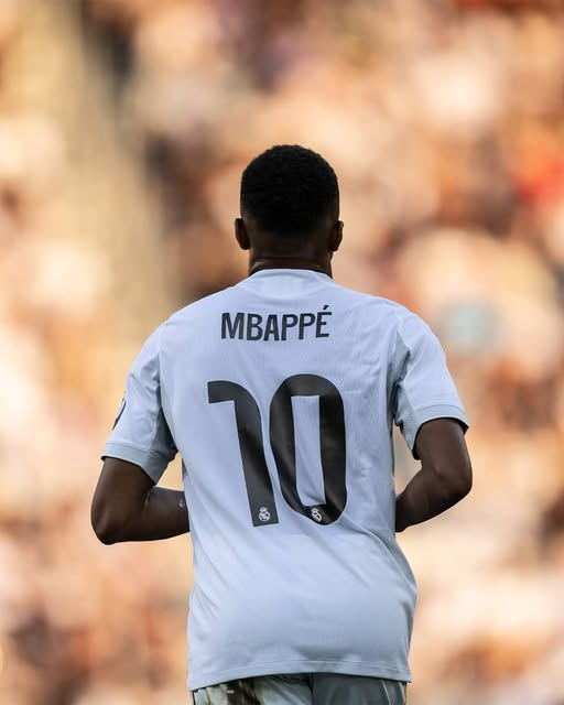 Luka Modric brise le silence : “Mbappé avec le 10, et je pense que…” 2 Luka Modric brise le silence : “Mbappé avec le 10, et je pense que…”