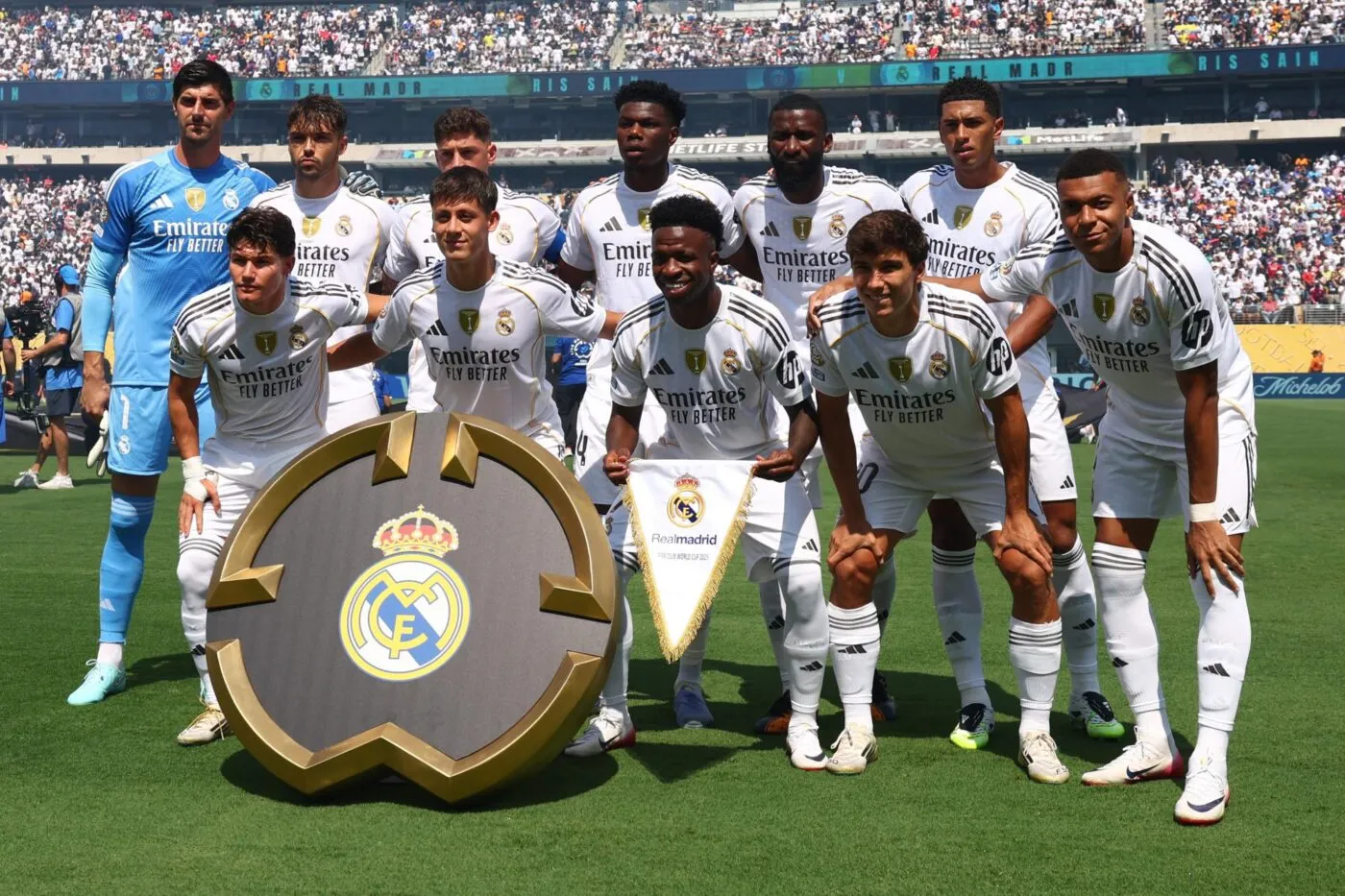 les compos officielles, Vinicius démarre sur le banc ! 1 les compos officielles, Vinicius démarre sur le banc !