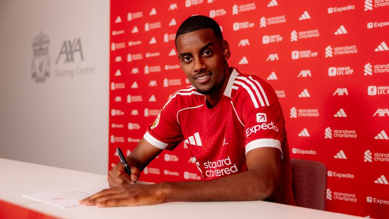 Toni Kroos cash sur Alexander Isak après sa signature à Liverpool 1 Toni Kroos cash sur Alexander Isak après sa signature à Liverpool