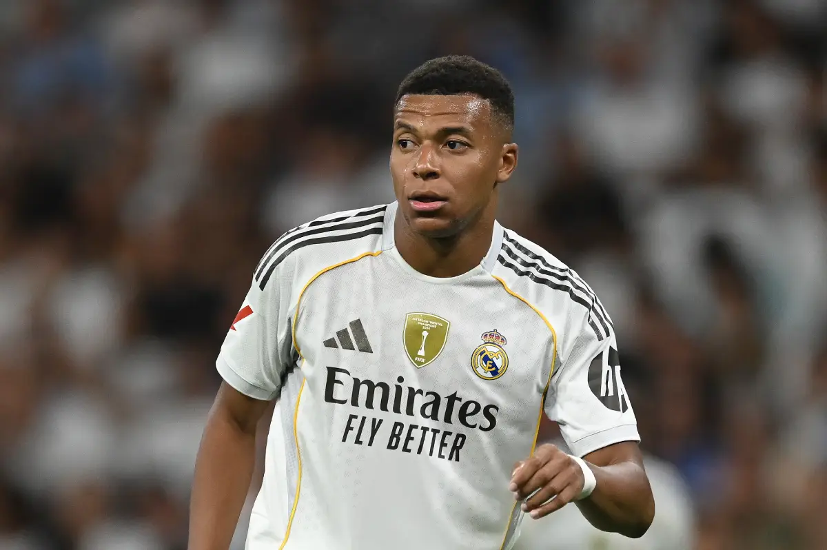 Énorme tacle contre Mbappé… par ses propres coéquipiers ! 2 Énorme tacle contre Mbappé… par ses propres coéquipiers !