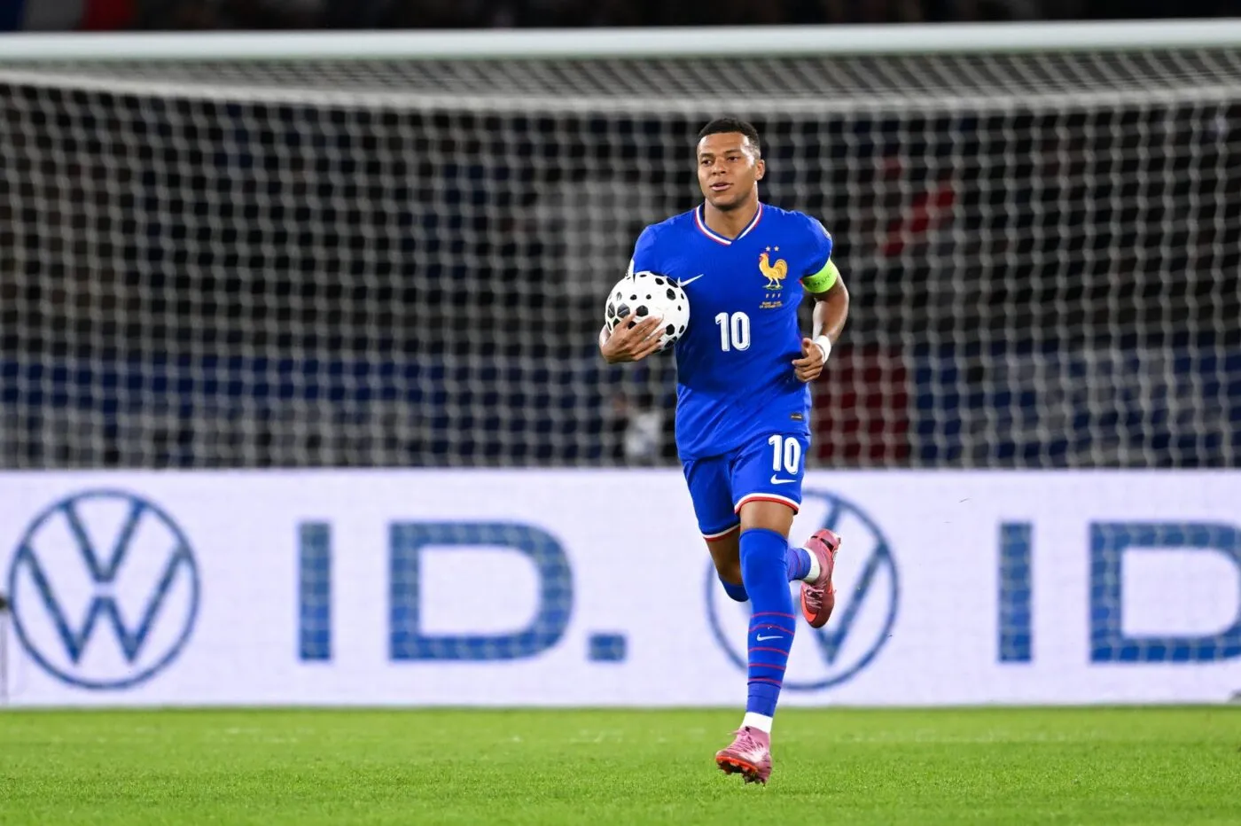 La sortie sanglante de Kylian Mbappé sur le PSG et le monde du foot !