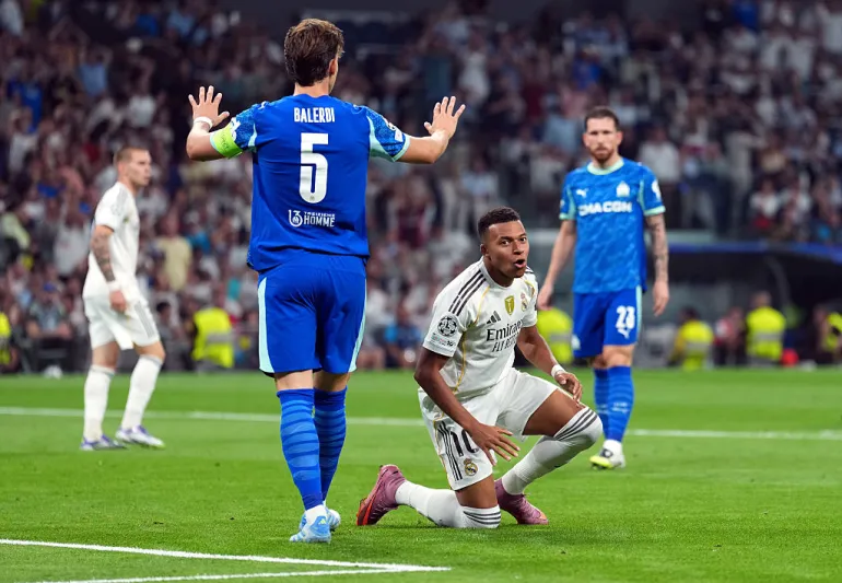 Mbappé guide le Real Madrid face à l'OM à 10 : les notes du match