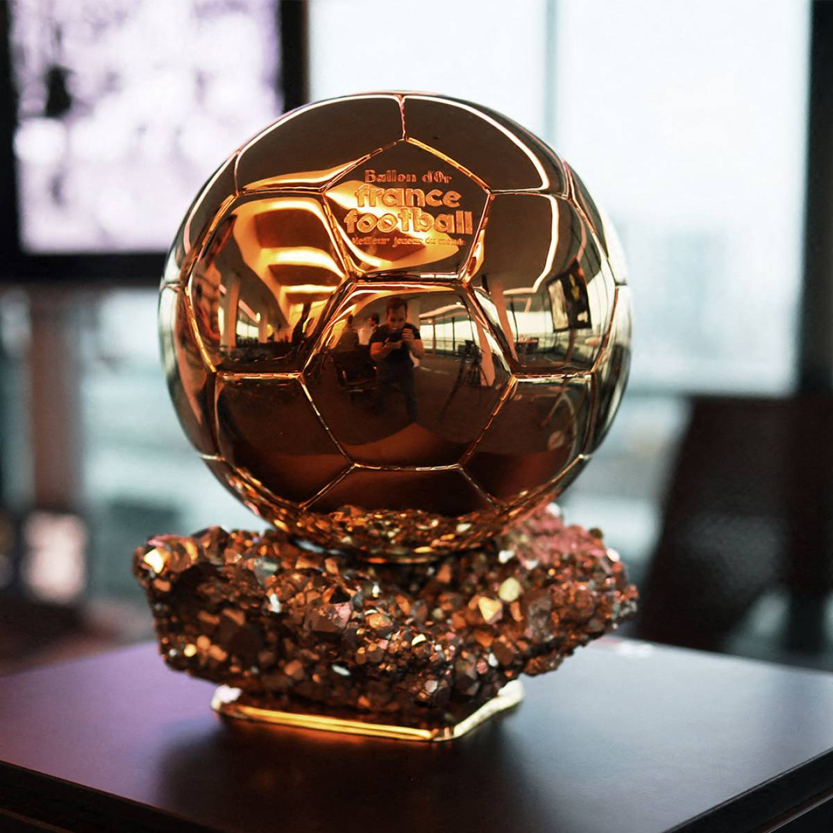 Première surprise de la soirée du Ballon d’Or : le tonnerre est tombé 2 Première surprise de la soirée du Ballon d’Or : le tonnerre est tombé