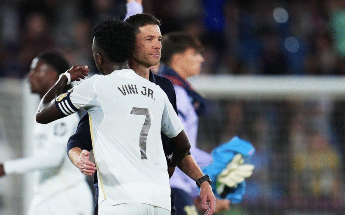 Real Madrid : les conseils d’Alonso à Vinicius pour exploser sur le terrain