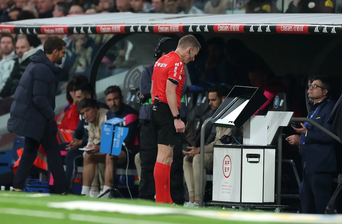 Derby sous haute tension : le VAR sous contrôle de deux Madrilènes