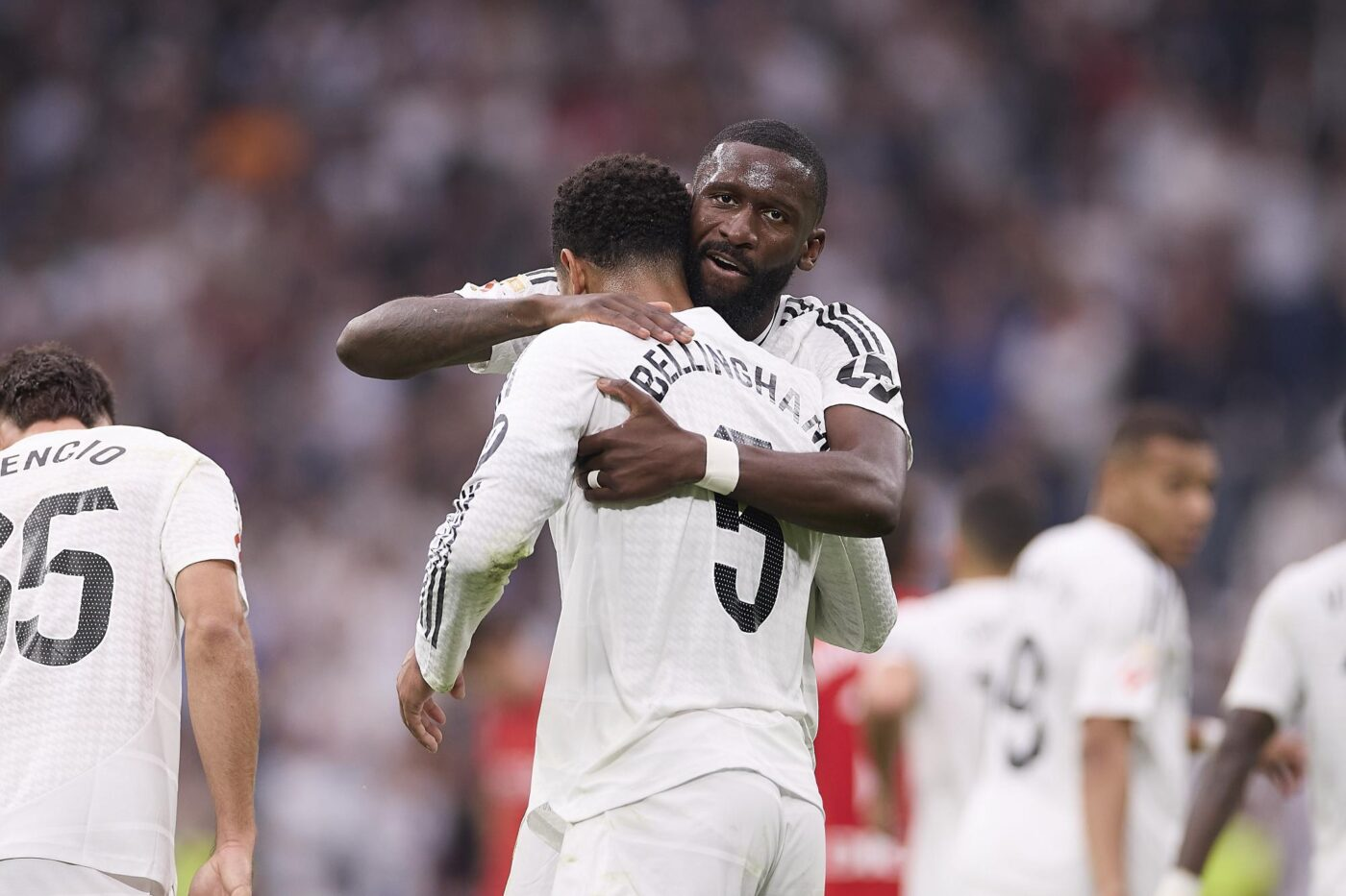 Choc au Real Madrid : un cadre viré après une bagarre avec Bellingham 2 Choc au Real Madrid : un cadre viré après une bagarre avec Bellingham