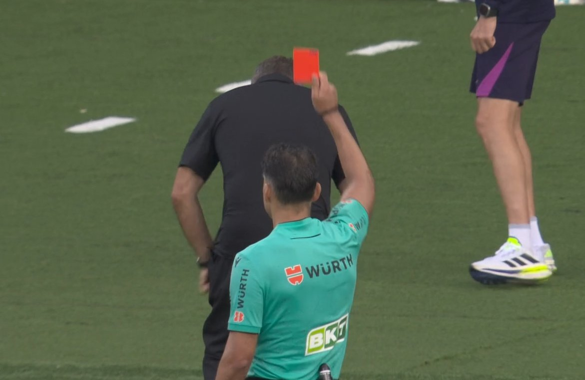 FC Barcelone : décision rapide du club après l’expulsion de Flick, la nouvelle est tombée