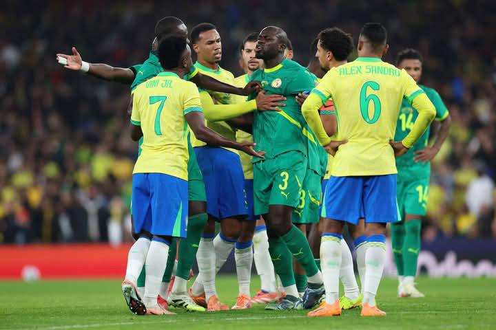 Tensions à Wembley : Koulibaly et Vinicius Jr au cœur d’un accrochage !