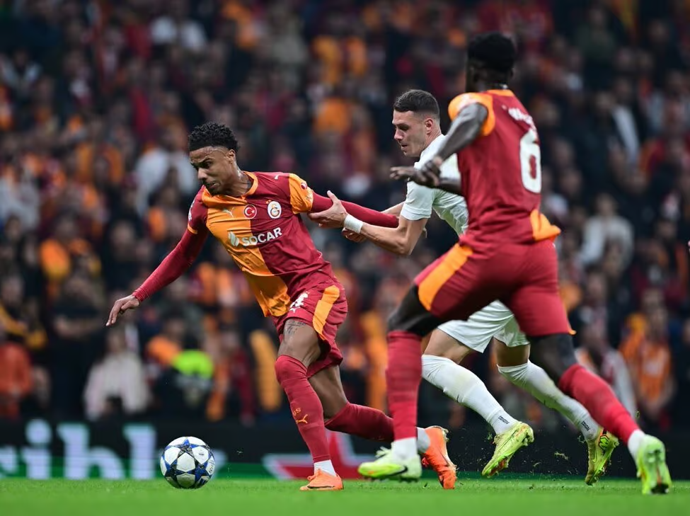 L’entraîneur de Galatasaray, Okan Buruk se lâche sur Ismaïl Jakobs et tacle sévèrement le Sénégal !