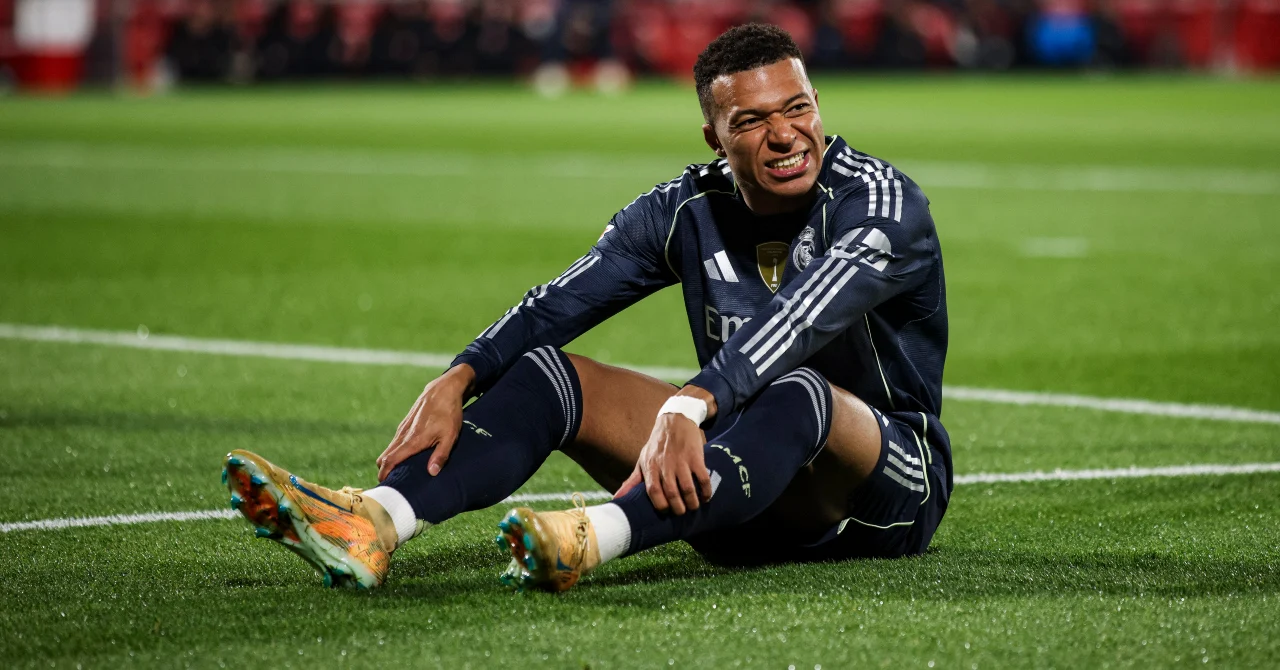 Mbappé perd son sang-froid contre un arbitre : “Regarde-moi quand je te parle” !