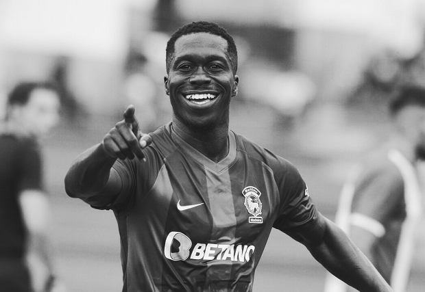 Drame au Portugal : à 27 ans, un joueur portugais meurt en plein match