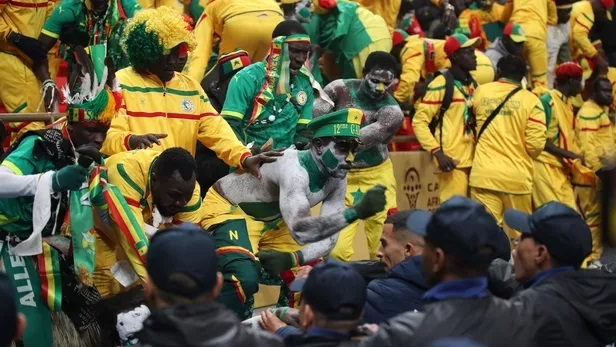 Sénégal : des supporters des Lions empoisonnés au Maroc, la population réagit