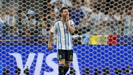 Mondial 2026 : Lionel Messi rate complètement un penalty face à l’Autriche