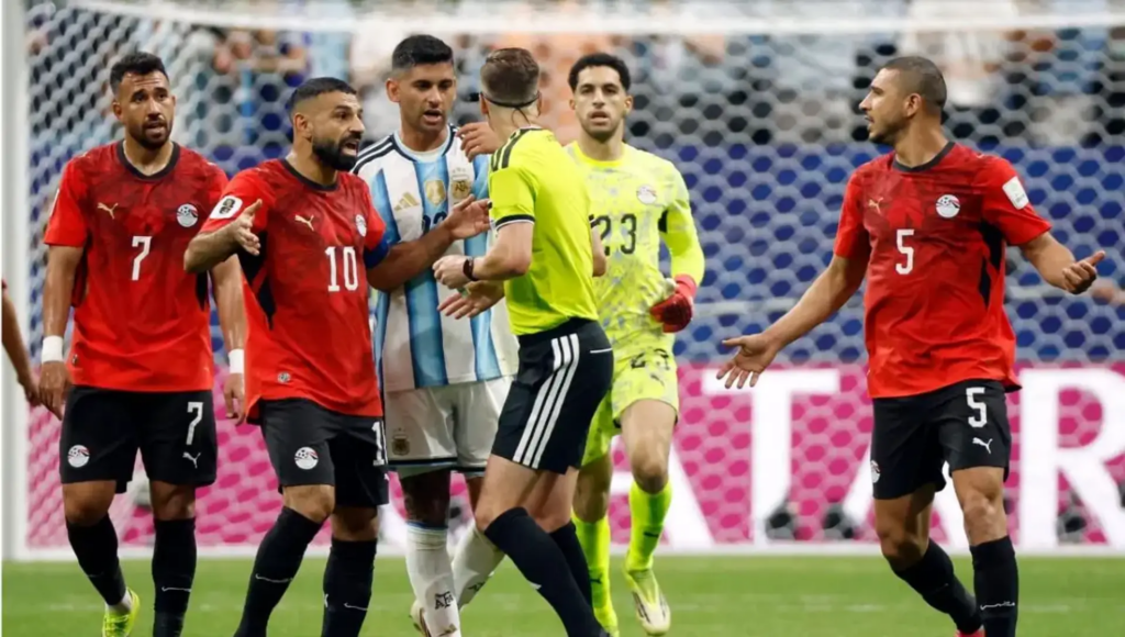 Mondial 2026 : Balotelli s’en prend à la FIFA après le choc Argentine–Égypte
