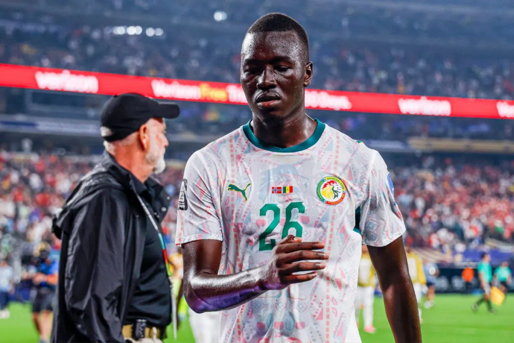 Pape Gueye affole l’Angleterre, la Premier League insiste